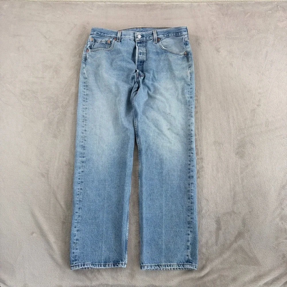 Vintage Levi's 501 Button Fly Denim Jeans Men 34x29.5 (Tag 36x30) Blue Fade Wash